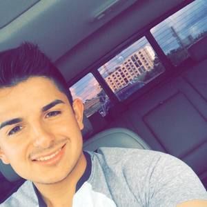 Meet your Posher, Roberto